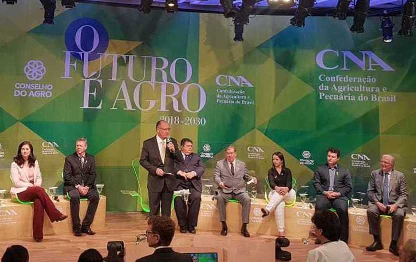 Presidenciáveis recebem em Brasília plano com propostas para o agro