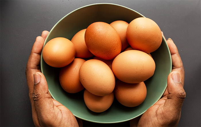 Preço médio da caixa de ovos absorve queda mensal