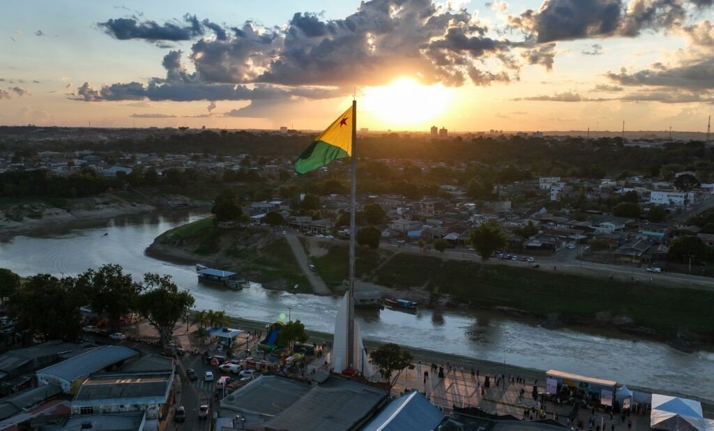 ACRE: FRACASSA A BORRACHA, CRESCE A SOJA. Por Evaristo de Miranda