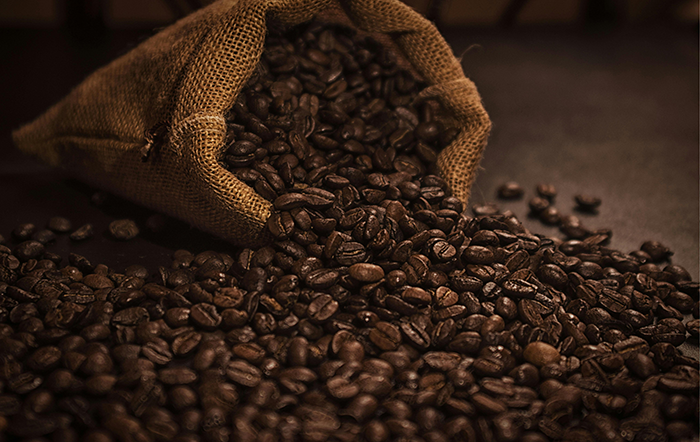 Café: Exportações caem na safra 2025/26, mas receita fica estável