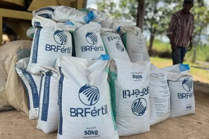 Profert entra em vigor e mira dependência externa de fertilizantes